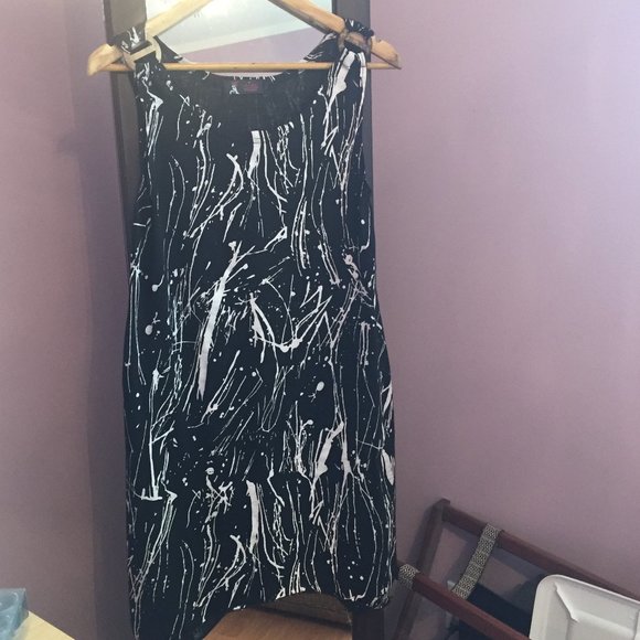 Model France Light Weight Dress - Picture 1 of 6